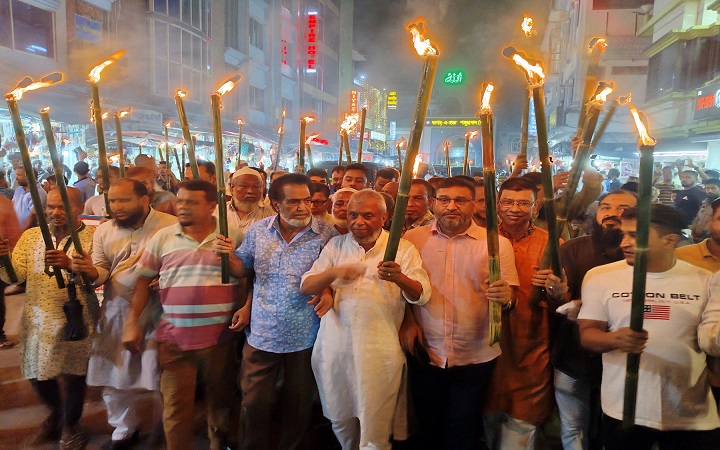 সার্বিকভাবে সিলেটবাসী উন্নয়ন বঞ্চি*ত,  দা*বি আ*দায় না হওয়া  পর্যন্ত রাজপথ ছাড়*বো না-আরিফুল হক চৌধুরী