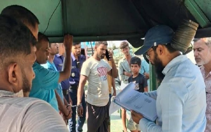 জগন্নাথপুরে অ/বৈধ বালু উ/ত্তোলন, ড্রেজার-নৌকাসহ আট/ক ২