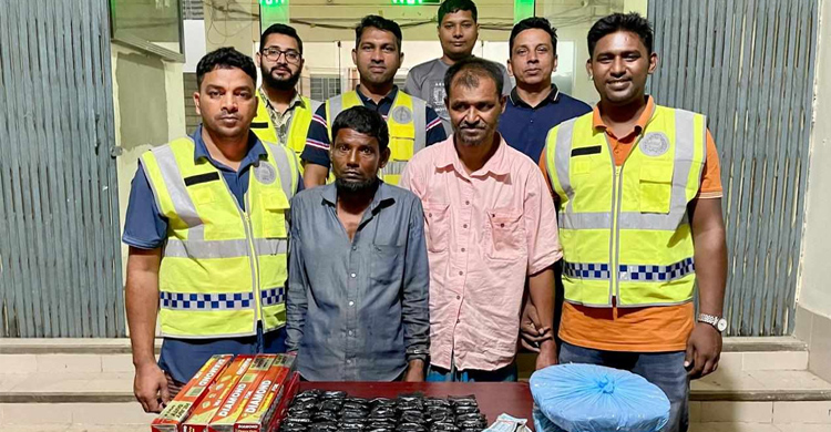কোম্পানীগঞ্জে পু লিশের হাতে মা দ কসহ গ্রে ফ তার দুই 
