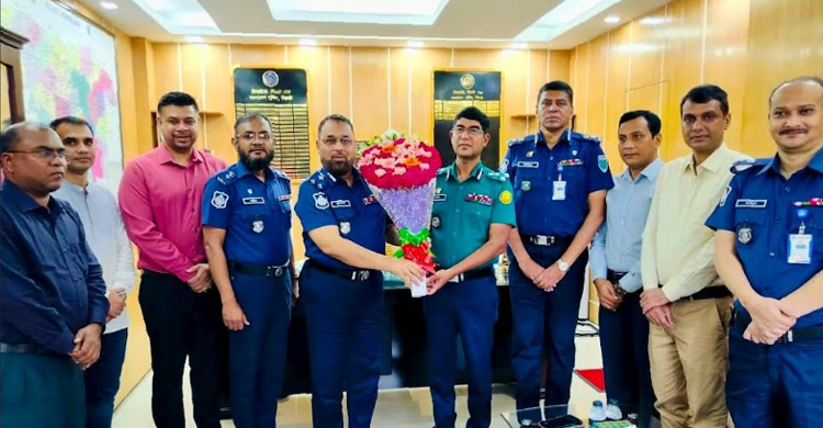 পদোন্নতিতে ফুলেল শুভেচ্ছায় সিক্ত এসএমপি কমিশনার