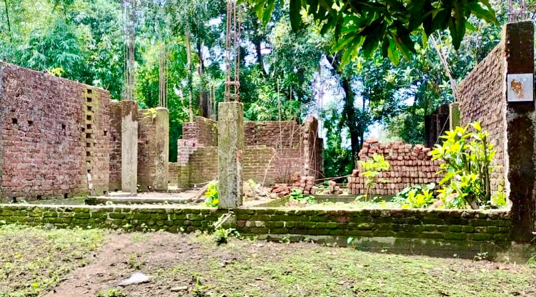 শান্তিগঞ্জে মালিকানাধীন জায়গায় ঘর নির্মাণে বাধা