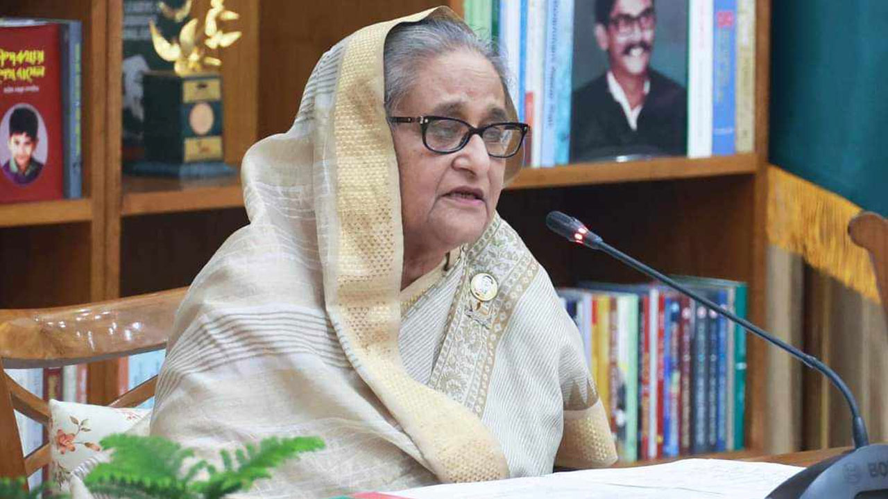  বিএনপি-জামায়াতের আগুন সন্ত্রাস প্রতিরোধের আহ্বান শেখ হাসিনার