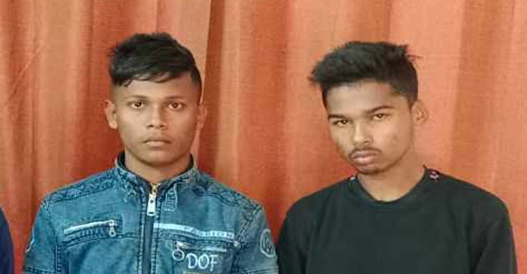 মাধবপুরে ছুরিসহ ২ ছিনতাইকারী আটক