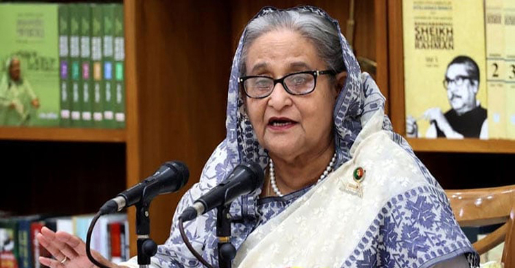 বর্ষাকালে মুরগি এমনিতেই একটু কম ডিম পাড়ে : প্রধানমন্ত্রী
