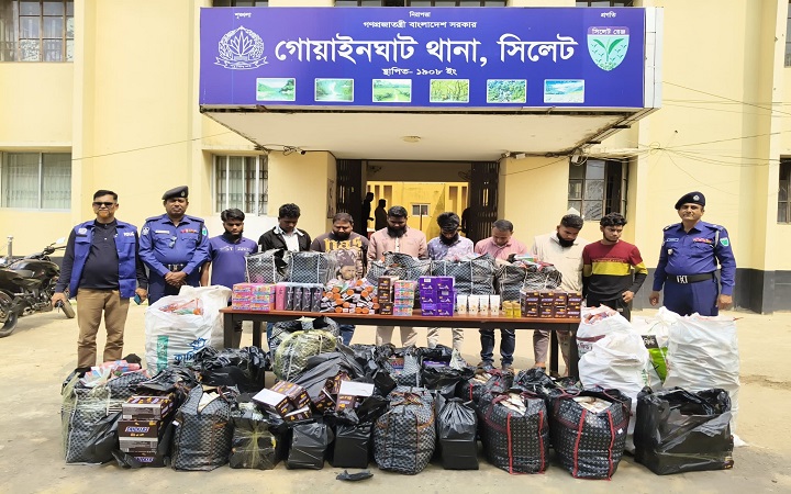 গোয়াইনঘাটে বিপুল পরিমাণ ভারতীয় পণ্যসহ আট*ক-৮