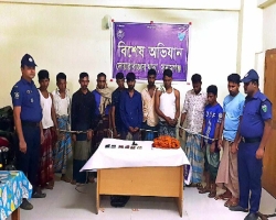দোয়ারাবাজারে জুয়ার আসর থেকে  আটক ১১ 