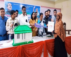 প্রধানমন্ত্রীর উপহারের ঘর পেলো জুড়ীর ৭৫ পরিবার 