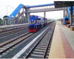 প্রথমবারের মতো পদ্মা সেতুতে চললো ট্রেন