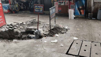 জিন্দাবাজারে ড্রেনের স্ল্যাব ভেঙে বিকট শব্দ, আতঙ্কে ব্যবসায়ী ও সাধারণ মানুষ