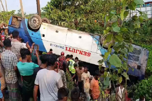 টাঙ্গুয়ার হাওরে ঘুরতে গিয়ে মা-মেয়ে নি*হত