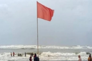 উপকূলে বৈরী আবহাওয়া, স ত র্ক থাকুন জেলে ও ট্রলার উপকূলে বৈরী আবহাওয়া, স ত র্ক থাকুন জেলে ও ট্রলার