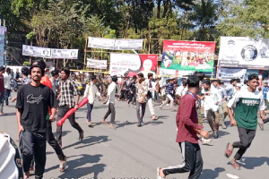 চৌহাট্টায় ডিপ্লোমা ইঞ্জিনিয়ারিং শিক্ষার্থীদের সড়ক অবরোধ