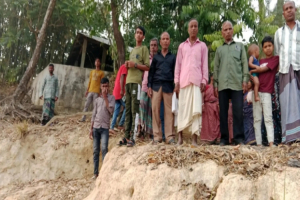 গোয়াইনঘাটে নদী ভাঙ্গনের ঝুঁকিতে দ্বারীকান্দি মন্দির ও বসতবাড়ি