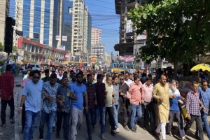 নয়াপল্টনে বিএনপি নেতা-কর্মীদের ঢ ল