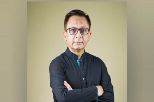 বাণিজ্যমন্ত্রী মুক্তাদির নতুন দায়িত্ব পেলেন