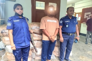 জৈন্তাপুরে ৬০০ কেজি ভা*রতীয় চা-পাতা ও পিকআপ জ*ব্দ, আ*টক ১ জৈন্তাপুরে ৬০০ কেজি ভা*রতীয় চা-পাতা ও পিকআপ জ*ব্দ, আ*টক ১