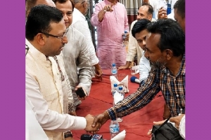 পররাষ্ট্র উপদেষ্টার সাথে ওসমানীনগর অনলাইন প্রেসক্লাব সভাপতির সৌজন্য সাক্ষাৎ