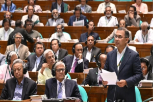 প্রথম অধিবেশনেই শব্দযন্ত্র বি প ত্তি, তদন্তে কমিটি গঠন