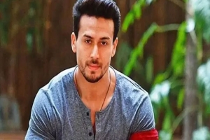 টাইগার শ্রফকে লক্ষ্য করে গু লি