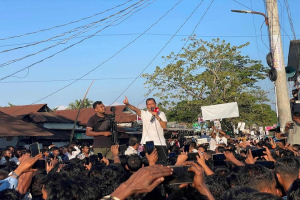 প্রাথমিক মনোনয়ন বঞ্চিত হয়েও ভালোবাসায় সিক্ত তাহিরপুরের জনপ্রিয় নেতা কামরুজ্জামান কামরুল