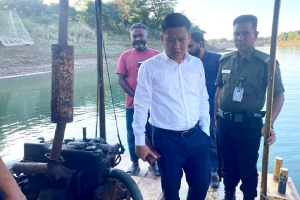 জৈন্তাপুরে সারী নদীতে অ ভি যা ন: অ বৈধ ড্রেজার অপ*সারণ, কারেন্ট জাল জ*ব্দ
