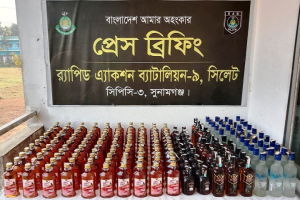 বিশ্বম্ভরপুরে র‌্যাবের অভিযানে ১৯৯ বোতল বিদেশি মদ উ*দ্ধার