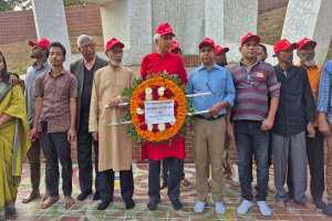 শহীদ মিনারে শ্রদ্ধা নিবেদনের মধ্য দিয়ে সিপিবি প্রার্থী সুমনের নির্বাচনী প্রচারণা শুরু