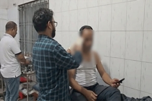 ব্যবসায়ীকে তুলে নিয়ে কান কা*ম*ড়ে দিলেন বি এন পি নেতা ব্যবসায়ীকে তুলে নিয়ে কান কা*ম*ড়ে দিলেন বি এন পি নেতা