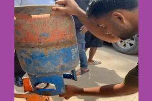 গ্যাসের সিলিন্ডারে পানি, জগন্নাথপুরে ব্যবসায়ীকে জ*রিমানা গ্যাসের সিলিন্ডারে পানি, জগন্নাথপুরে ব্যবসায়ীকে জ*রিমানা