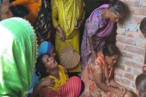 রাজশাহীতে বিদ্যুৎস্পৃষ্টে শ্বশুর-পুত্রবধূর মৃত্যু রাজশাহীতে বিদ্যুৎস্পৃষ্টে শ্বশুর-পুত্রবধূর মৃত্যু