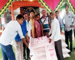 কমলগঞ্জ ও  শ্রীমঙ্গল পূজা মন্ডপগুলোতে উপহার বিতরণ