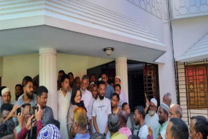 ফ্যা সি স্ট শেখ হাসিনার কারণে প্রবাসীরা দেশে আসতে পারেনি: লুনা