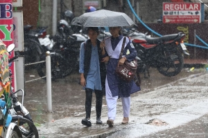 তীব্র গরমের মাঝেই সিলেটে ৫ দিন ভারী বর্ষণের আভাস তীব্র গরমের মাঝেই সিলেটে ৫ দিন ভারী বর্ষণের আভাস