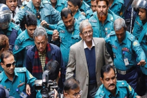 রাজনীতিবিদদের বাঁচতে দিন: আদালতে মির্জা ফখরুলের আইনজীবী