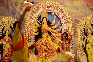 দুর্গোৎসবে বিদায়ের সুর
