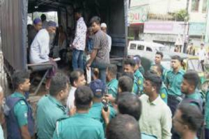 নিষেধাজ্ঞা অমান্য করে কর্মসূচির প্রস্তুতির অভিযোগ পুলিশের, ‘পাঠচক্র চলাকালে অফিস ঘেরাও করে আটক’বাসদ নেতাদের দাবি