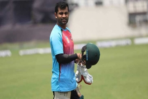 বিসিবির কেন্দ্রীয় চুক্তিতে থাকতে চান না তামিম