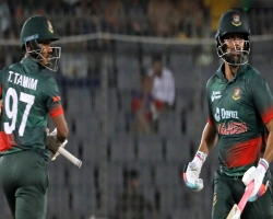 একসঙ্গে দুই তামিমকে ব্যাটে দেখে উচ্ছ্বসিত পুরো গ্যালারি
