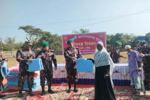 কোম্পানীগঞ্জে শীতার্ত মানুষের মাঝে ৪৮ বি জি বি ’র শীতবস্ত্র বিতরণ