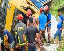 কুলাউড়ায় সার বোঝাই ট্রাক উল্টে রাজমিস্ত্রি নিহত