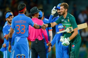 ‘ভা র তে র কাছাকাছিও নেই পা কি স্তা ন’
