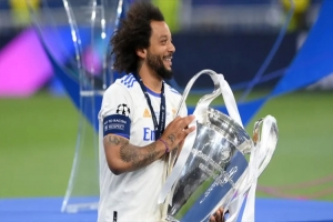 ৩৬-এ বুটজোড়া তুলে রাখলেন মার্সেলো 