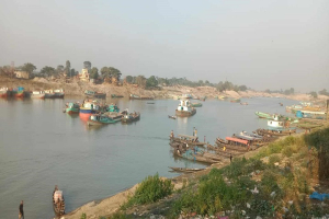 ছাতক পৌর টোল আদায় করতে না পারায় ইজারাদার বিপাকে।