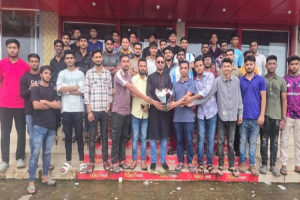 সুনামগঞ্জ জেলা ছাত্রদলের ১ম সহ-সভাপতি নির্বাচিত হওয়ায় কাজী মিসবাহ হোসেনকে ফুলেল শুভেচ্ছা