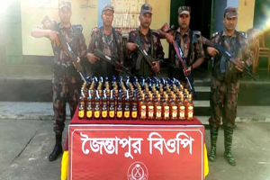 জৈন্তাপুর কানাইঘাটে প্রায় ১০ লাখ টাকার ভা র তী য় পণ্য আ ট ক
