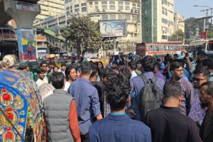 স্বরাষ্ট্র উপদেষ্টার প*দত্যাগ দাবি