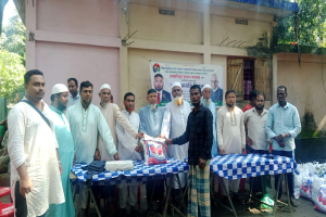 গোয়াইনঘাটে  কাওছারের  উপহার বিতরণ