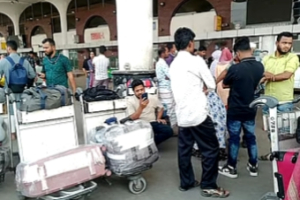 ছয় দিনে ঢাকা থেকে বাতিল ২১০টি মধ্যপ্রাচ্যগামী ফ্লাইট, আজও বন্ধ ৩৪টি