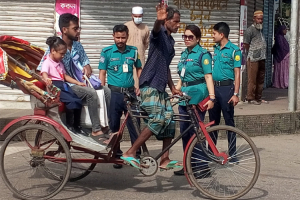 সিলেট নগরীতে ৮৭ গাড়ি আ ট ক, ১৭ মা'ম'লা
