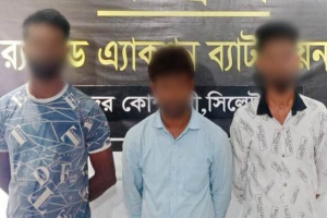 সিলেটে কুরিয়ারে ফে*নসিডিল পাঠানোর চেষ্টা, আ*টক ৩
